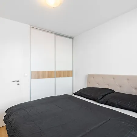 Leo - Ac & Free Parking * Bratislava