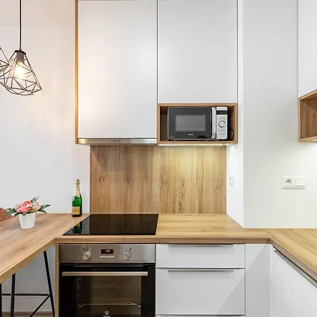 Leo - Ac & Free Parking * Bratislava