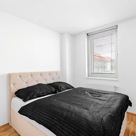 Leo - Ac & Free Parking *